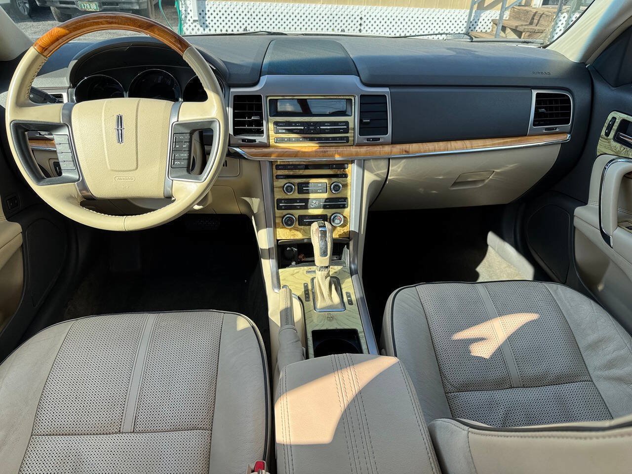 Used 2010 Lincoln MKZ FWD image 15