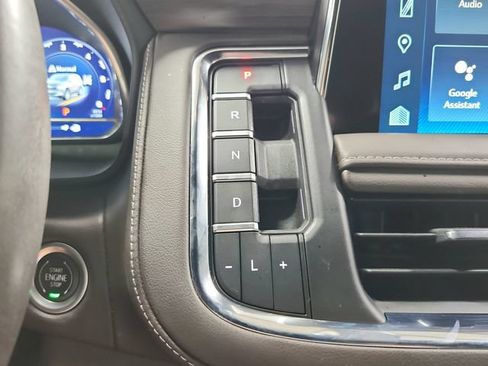Used 2022 Chevrolet Tahoe Z71 w/ Luxury Package AWD/4WD image 26