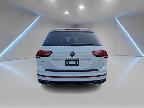 Used 2024 Volkswagen Tiguan SE R-Line AWD/4WD image 5