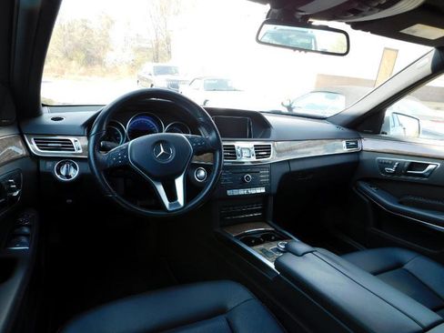 Used 2016 Mercedes-Benz E 350 4MATIC Sedan image 18