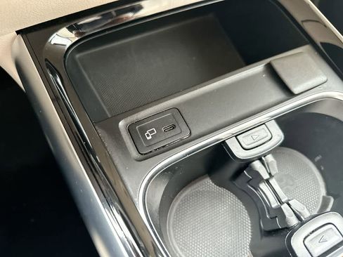 Used 2022 Mercedes-Benz GLA 250 4MATIC image 32