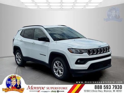 Certified 2024 Jeep Compass Latitude AWD/4WD image 1