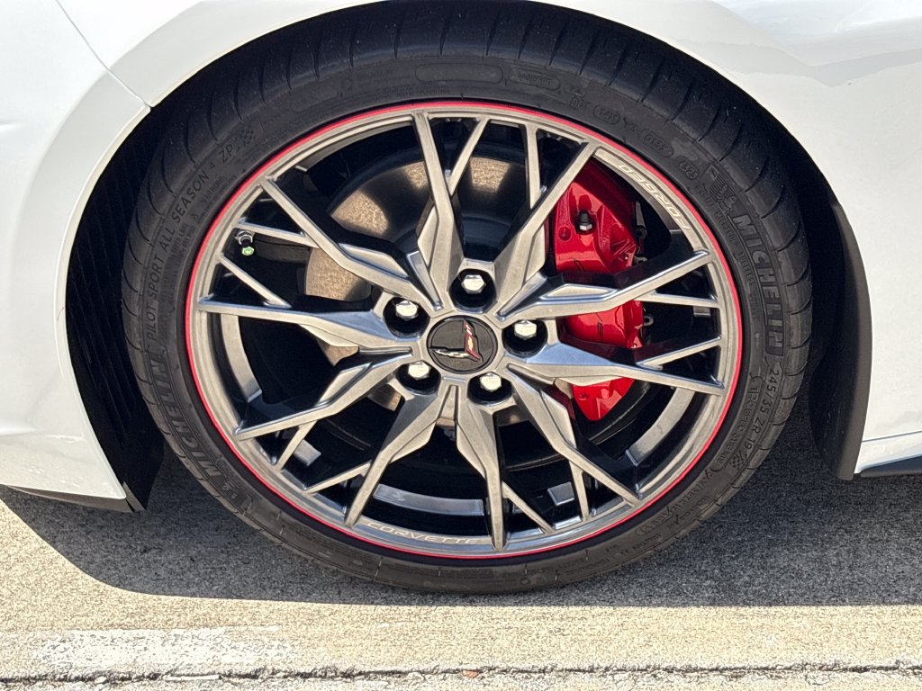 Used 2024 Chevrolet Corvette Stingray Preferred Cpe w/ Body-Color Dual Roof Package RWD image 11