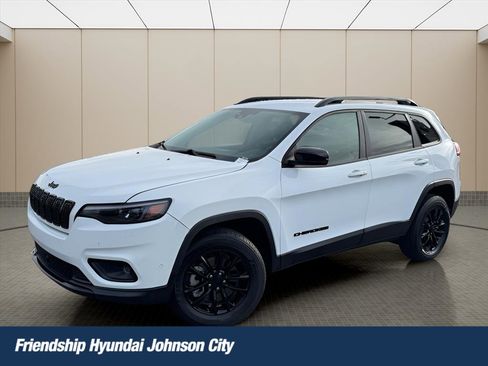 Used 2023 Jeep Cherokee Altitude Lux image 1