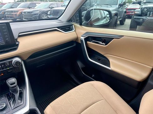 Used 2021 Toyota RAV4 XLE image 23