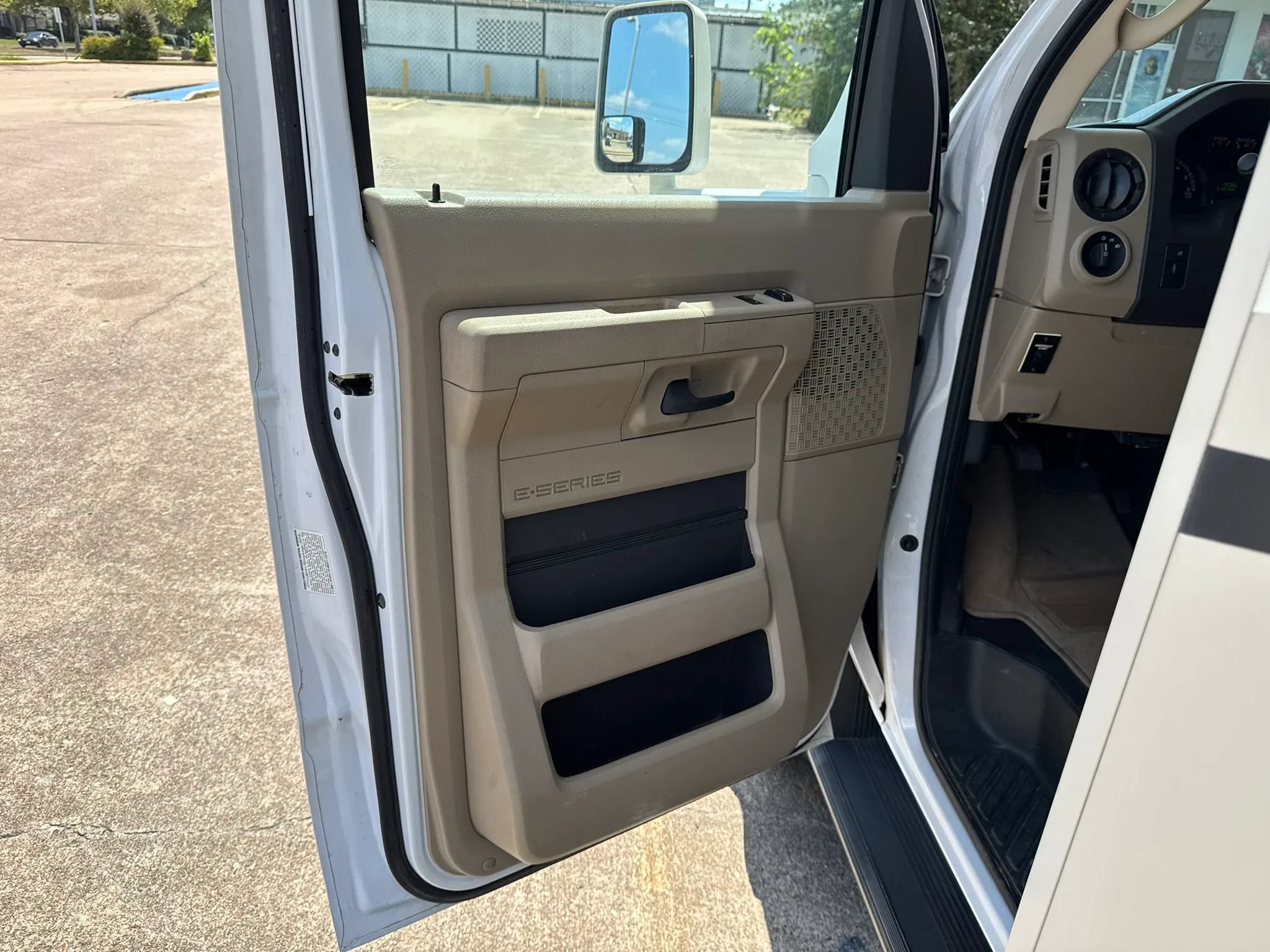 Used 2017 Ford E-450 and Econoline 450 Super Duty w/ Motorhome Prep Package RWD image 26