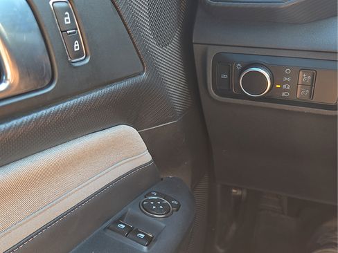 Used 2024 Ford Mustang Coupe RWD image 12