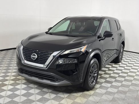 Used 2023 Nissan Rogue S AWD/4WD image 10