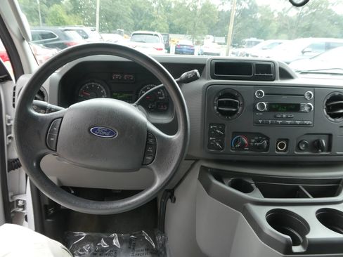 Used 2012 Ford E-350 and Econoline 350 XLT RWD image 13