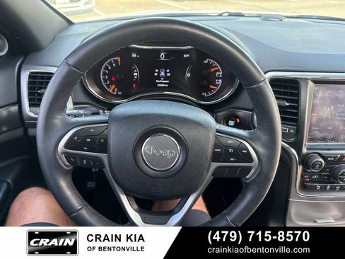 Used 2018 Jeep Grand Cherokee Altitude AWD/4WD image 27