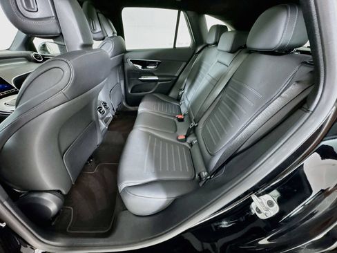 Used 2026 Mercedes-Benz GLC 300 image 26