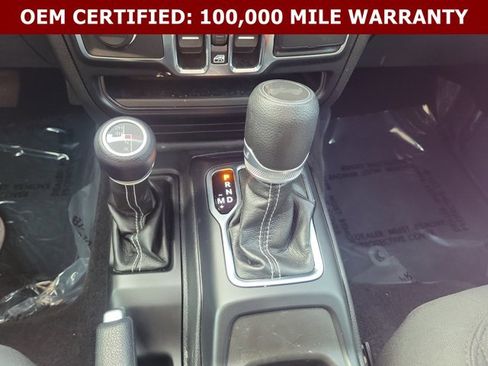 Used 2023 Jeep Wrangler Unlimited Sahara w/ Cold Weather Group AWD/4WD image 34