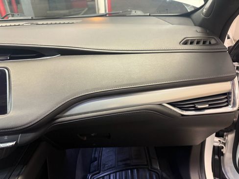Used 2019 Cadillac XT4 Premium Luxury AWD/4WD image 22