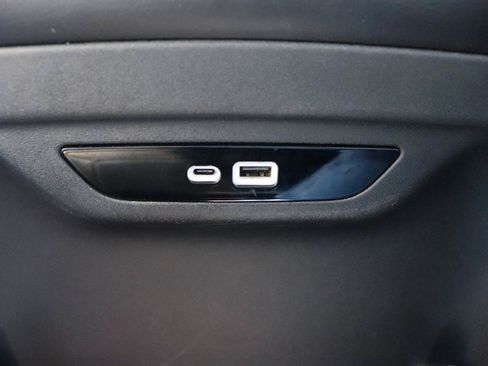 Used 2024 Chrysler Pacifica Touring-L FWD image 25
