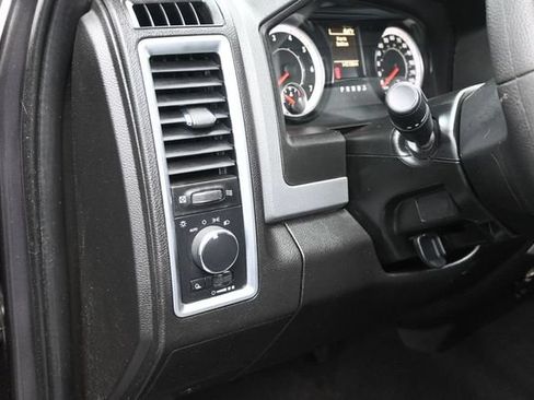 Used 2019 RAM 1500 Classic SLT RWD image 12