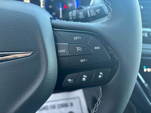 New 2026 Chrysler Pacifica Limited w/ S Appearance Package image 18