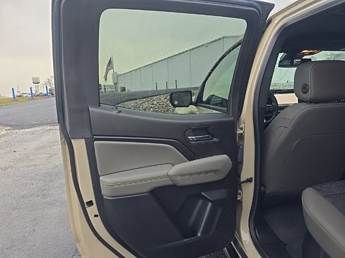 Used 2024 Chevrolet Colorado ZR2 w/ Technology Package image 18