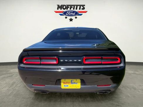 Used 2017 Dodge Challenger R/T RWD image 4
