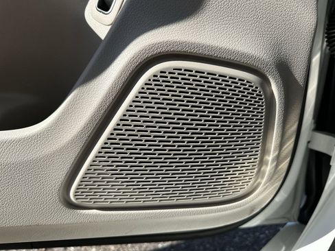 Used 2025 Mercedes-Benz CLA 250 4MATIC image 32