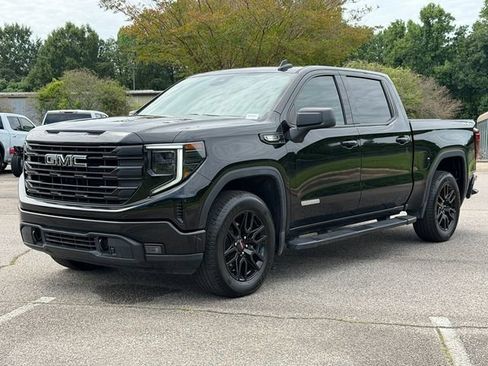 Used 2024 GMC Sierra 1500 Elevation w/ LPO, Elevation Black Package AWD/4WD image 4