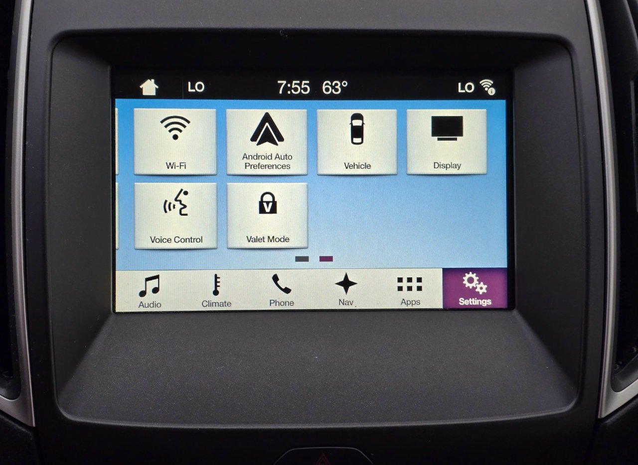 Used 2018 Ford Edge SEL w/ Equipment Group 201A FWD image 12