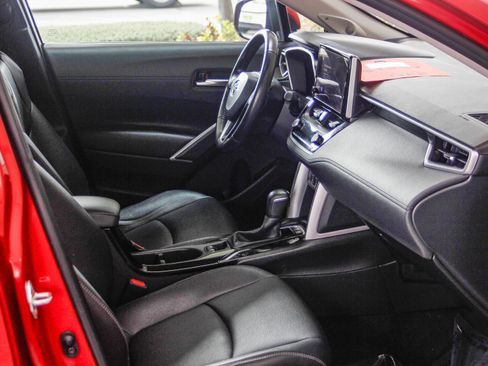 Used 2024 Toyota Corolla Cross XLE image 16