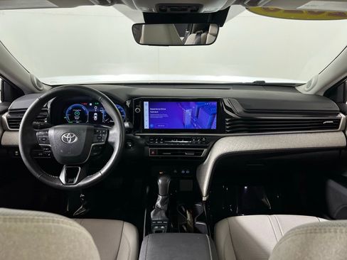 Used 2025 Toyota Camry XLE image 26