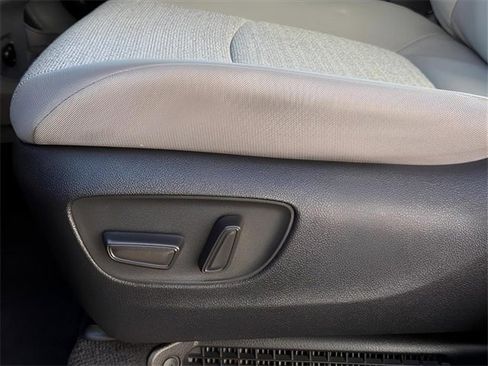 Used 2024 Toyota Sienna LE image 15
