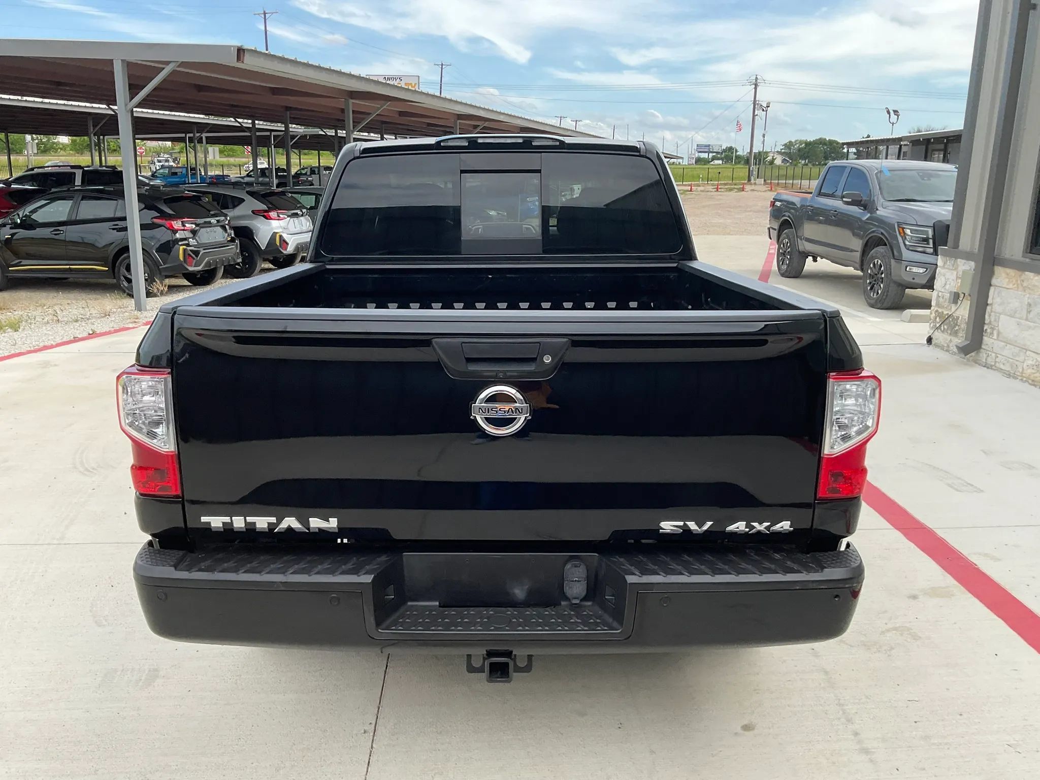 Used 2021 Nissan Titan SV w/ SV Convenience Package AWD/4WD image 8