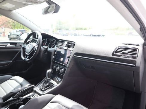 Used 2018 Volkswagen Golf SEL image 22