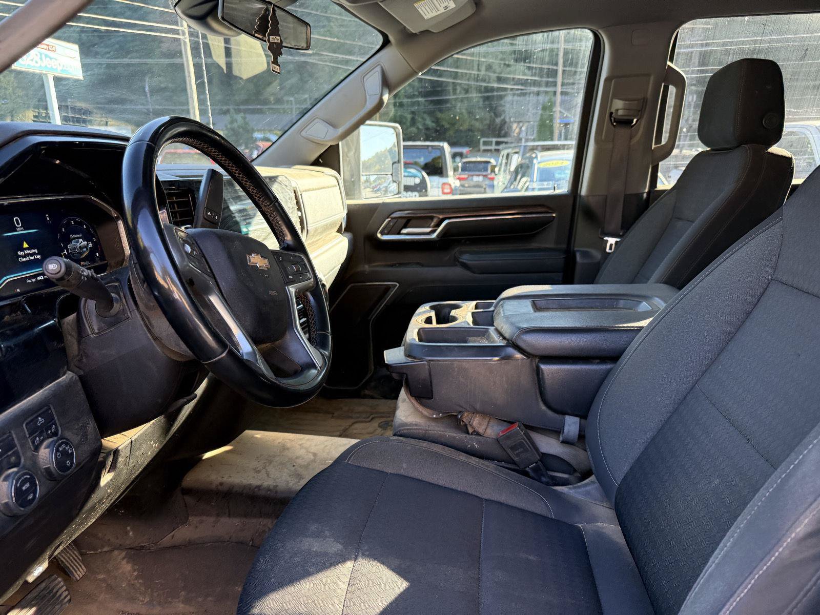Used 2024 Chevrolet Silverado 3500 LT AWD/4WD image 4