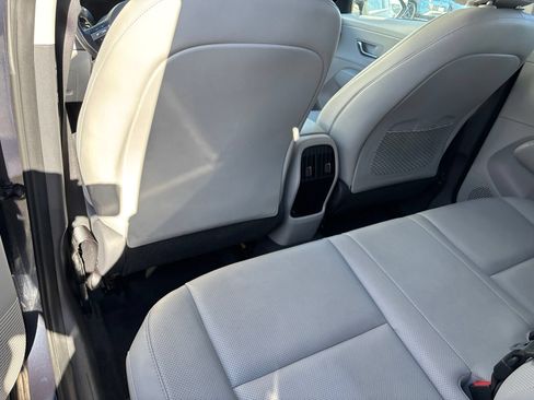 Used 2024 Hyundai Kona Limited FWD image 9