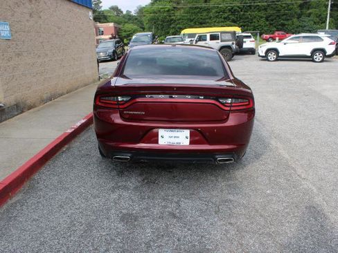 Used 2020 Dodge Charger SXT w/ Leather Interior Group RWD image 4