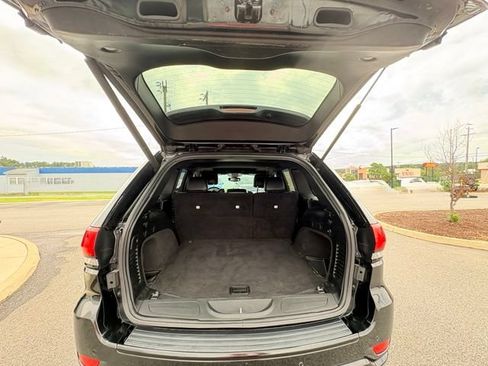Used 2018 Jeep Grand Cherokee Altitude AWD/4WD image 27