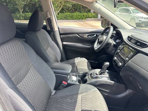 Used 2018 Nissan Rogue SV w/ Premium Package AWD/4WD image 28