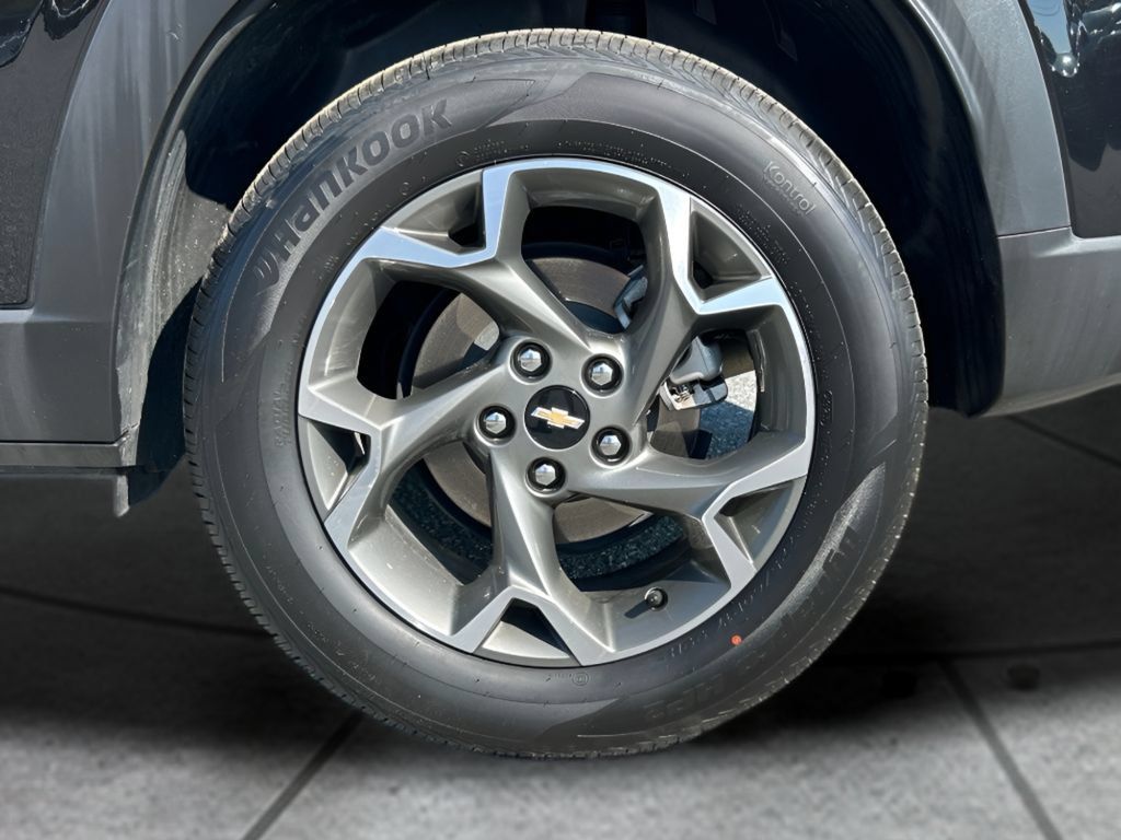 Used 2025 Chevrolet Trax LT FWD image 29