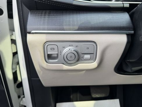 Certified 2022 Mercedes-Benz GLS 450 4MATIC image 22