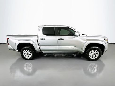 Certified 2026 Toyota Tacoma SR5 AWD/4WD image 4