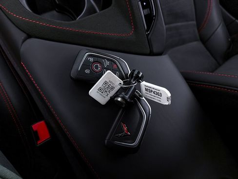 Used 2023 Chevrolet Corvette Stingray Premium Conv w/ Z51 Performance Package RWD image 30