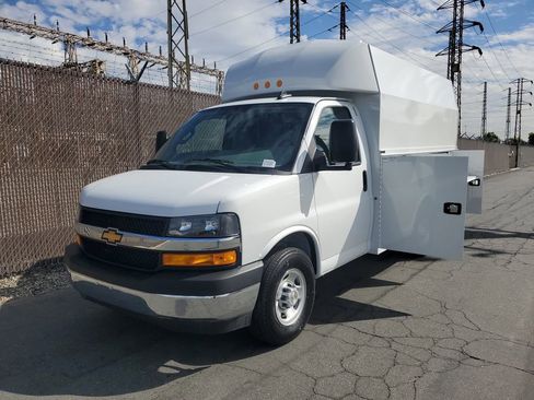 New 2025 Chevrolet Express 3500 w/ Power Convenience Package RWD image 9
