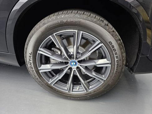 Used 2025 BMW X5 xDrive50e w/ M Sport Package image 17