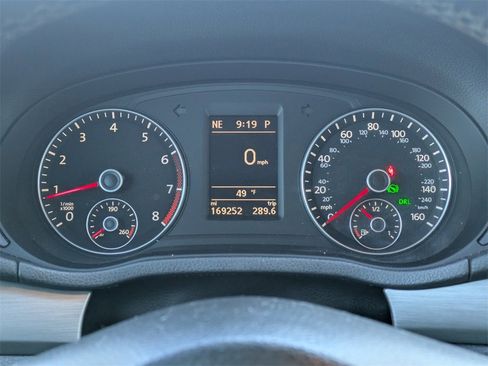 Used 2015 Volkswagen Passat 1.8T SE image 37