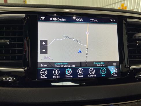 Used 2018 Chrysler Pacifica Touring-L Plus w/ Advanced Safetytec Group FWD image 12