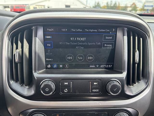 Used 2022 Chevrolet Colorado LT AWD/4WD image 36