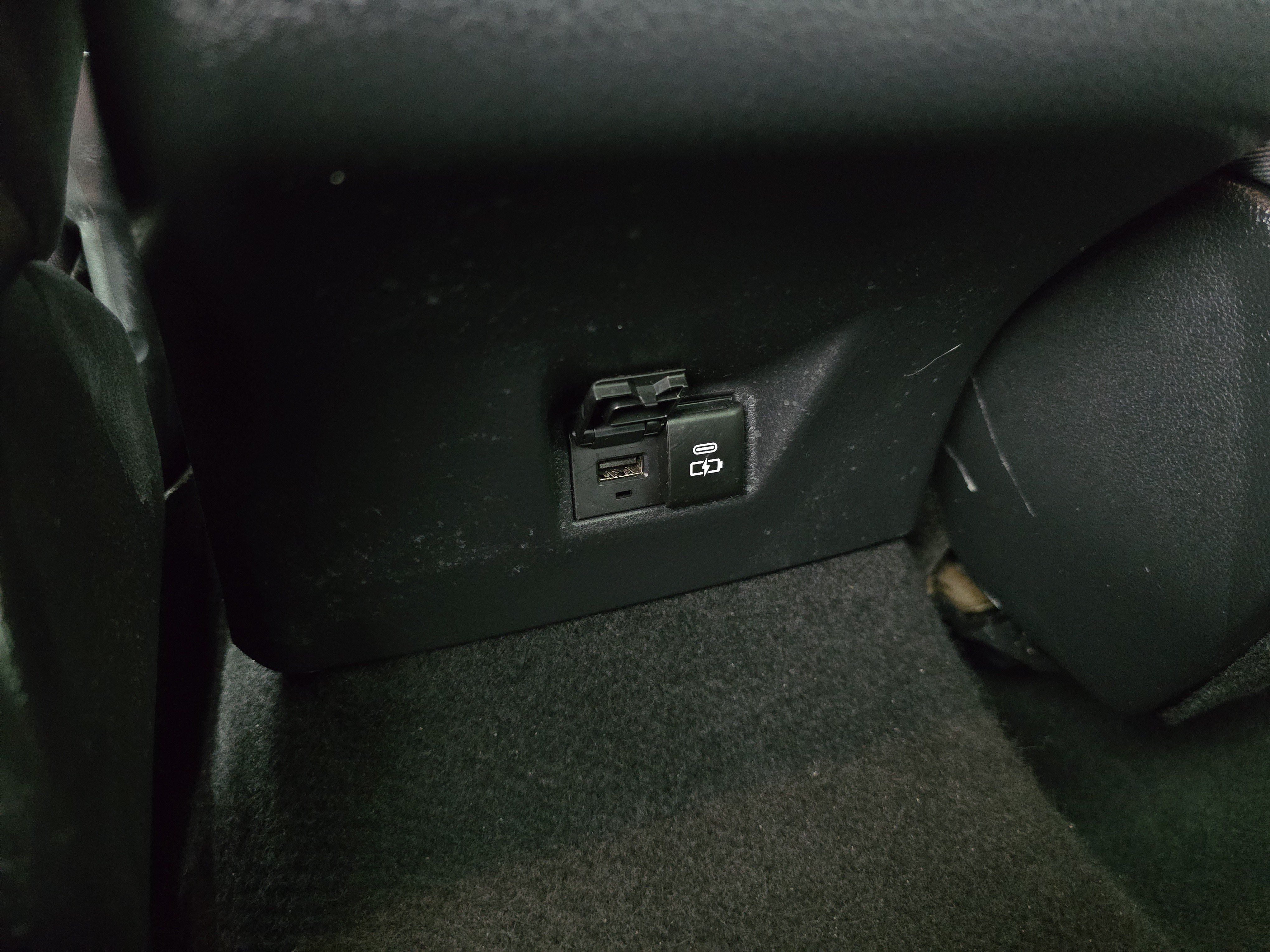 Used 2025 Toyota Camry LE FWD image 13