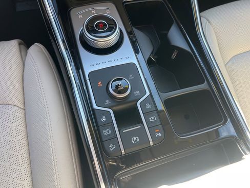 Certified 2024 Kia Sorento SX Prestige image 17