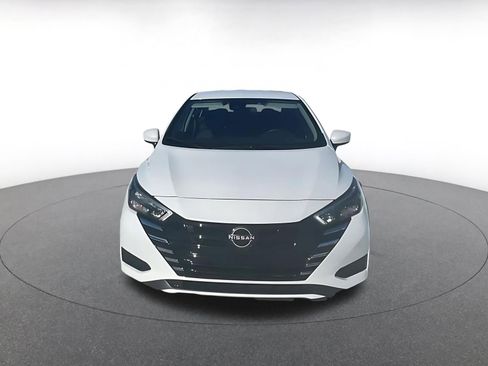 Used 2025 Nissan Versa SV image 4