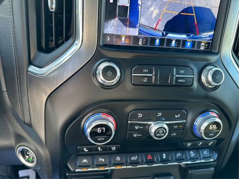 Used 2021 GMC Sierra 1500 Denali w/ Denali Ultimate Package AWD/4WD image 28