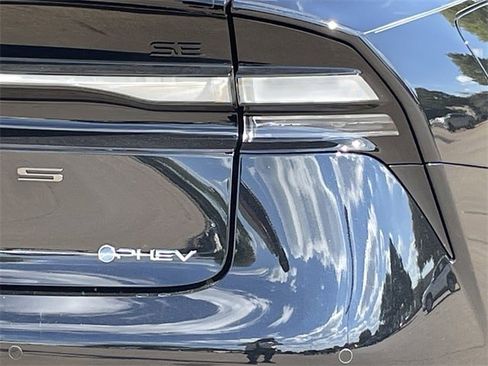 New 2026 Toyota Prius Plug-In Hybrid image 6