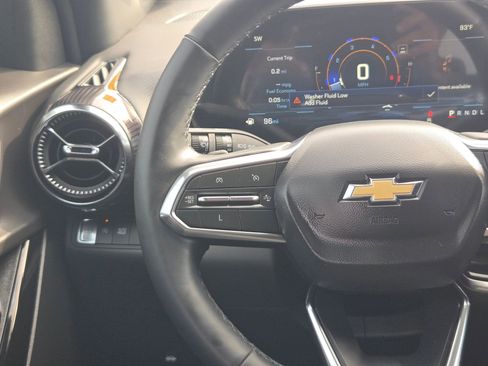 Used 2025 Chevrolet Equinox LT image 18